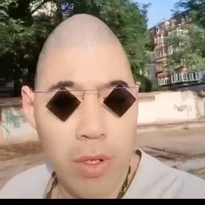 Meet your Posher, Alexi